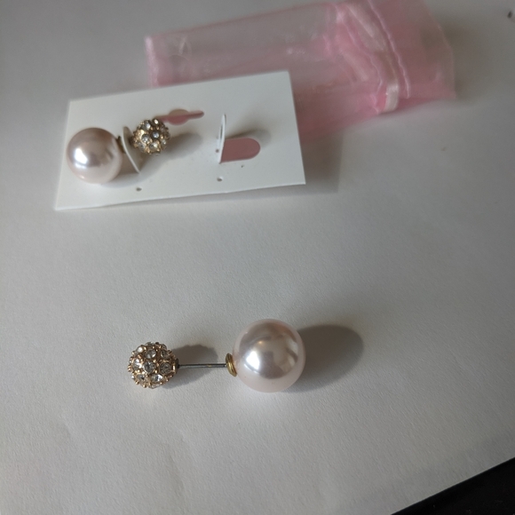 Pearl/Rhinestone Fashion Earrings - Picture 2 of 3